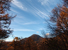 紅葉の蓼科山